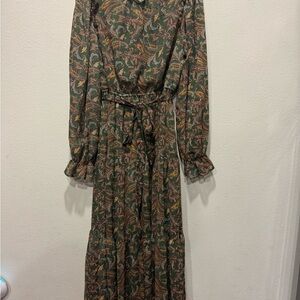 Moon River Green Paisley Midi Dress